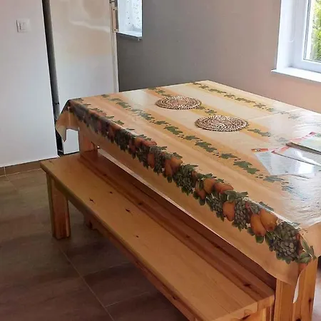 In 40806 * Balatonmáriafürdő