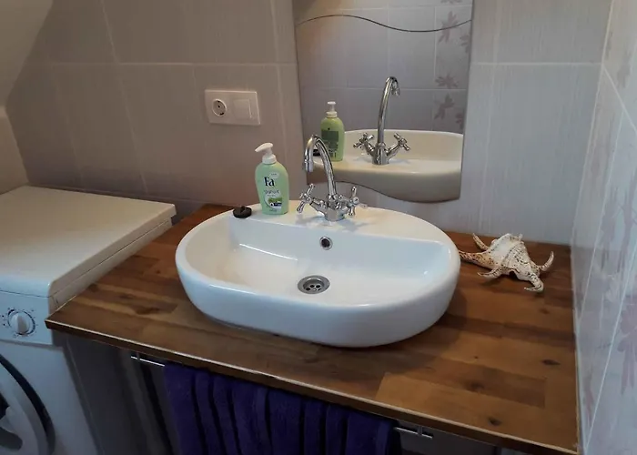 In 40806 בית נופש